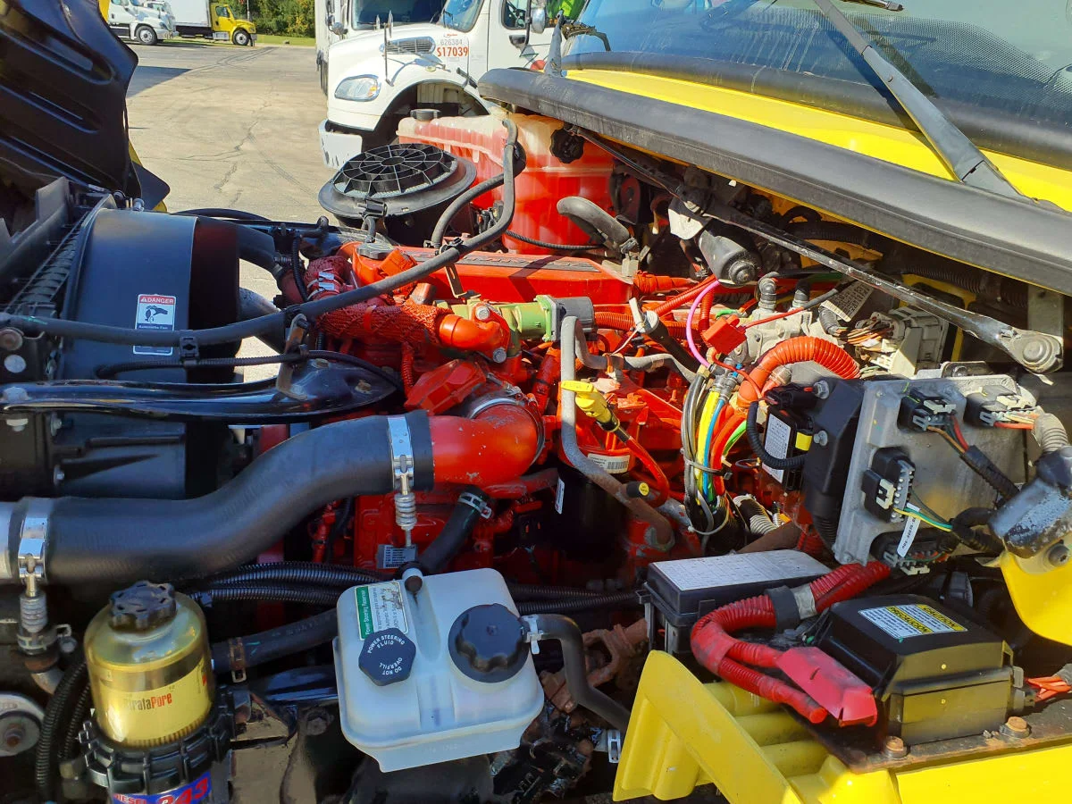 2016 Freightliner M2 106 - image 9