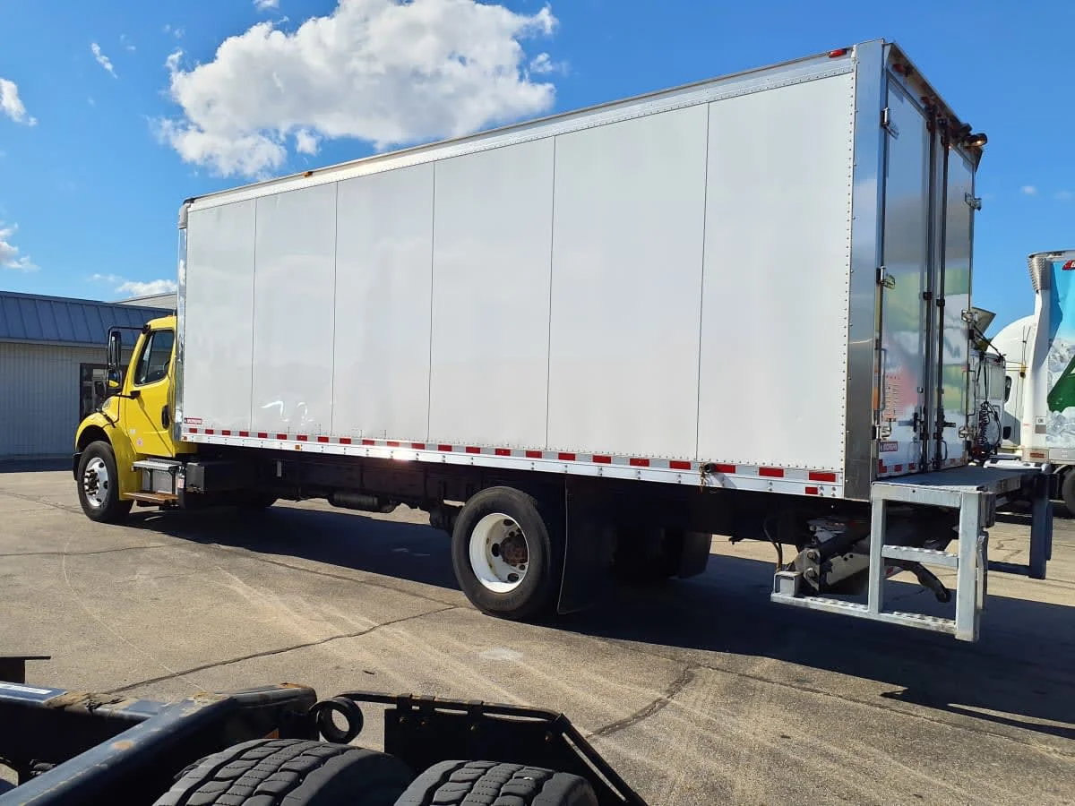 2016 Freightliner M2 106 - image 6