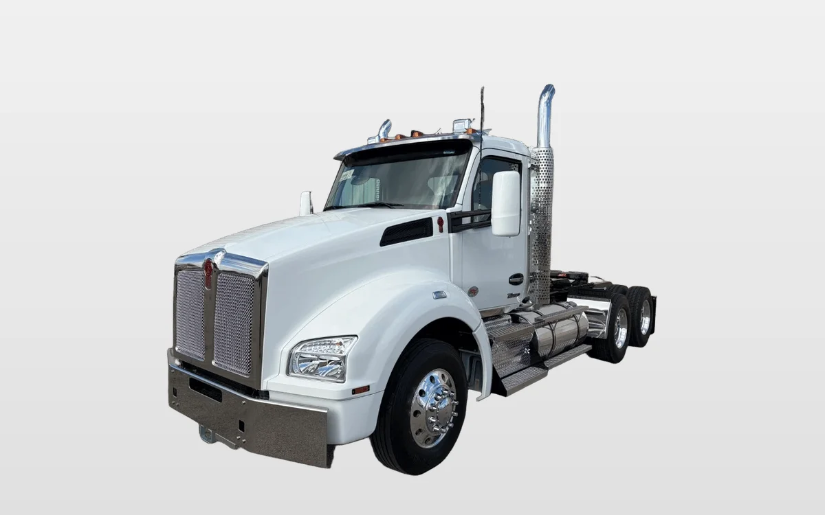2027 Kenworth T880 - image 1