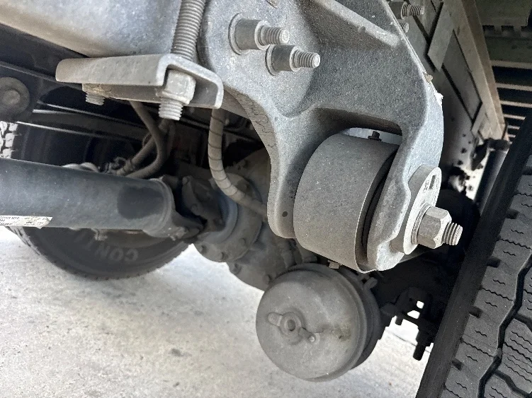 2019 Hino 338 - image 5