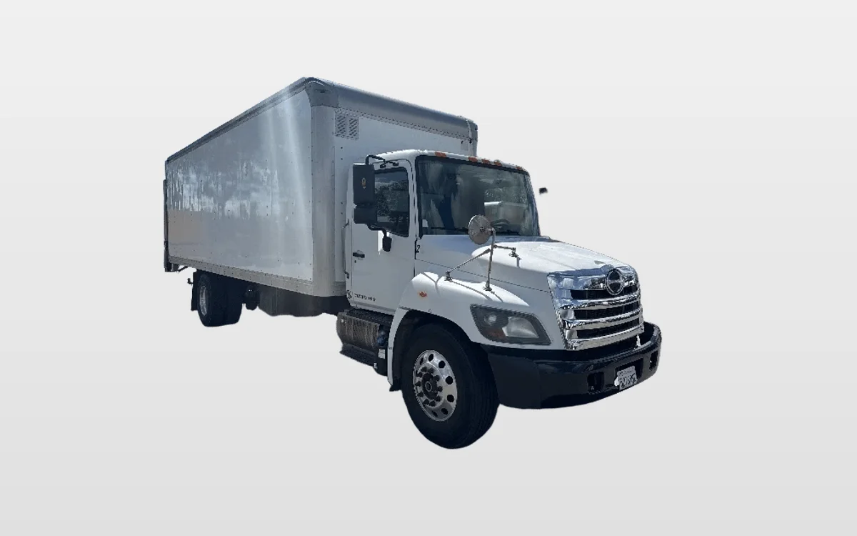 2019 Hino 338 - image 1