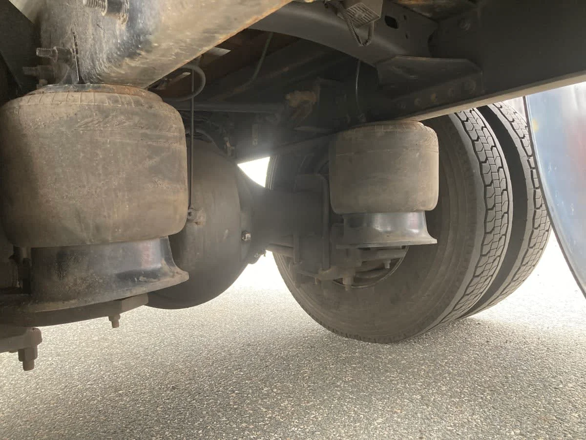 2019 Freightliner M2 106 - image 8