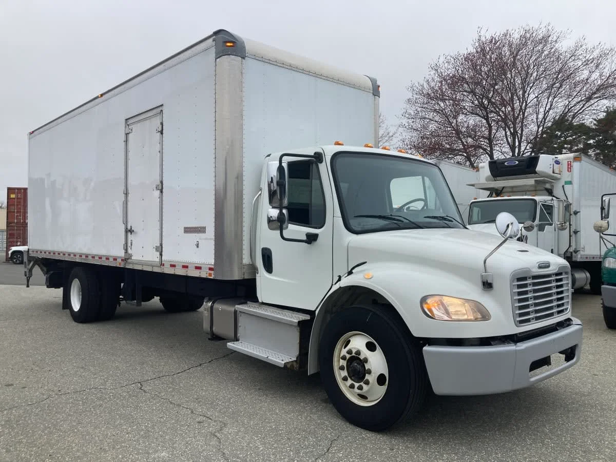 2019 Freightliner M2 106 - image 3