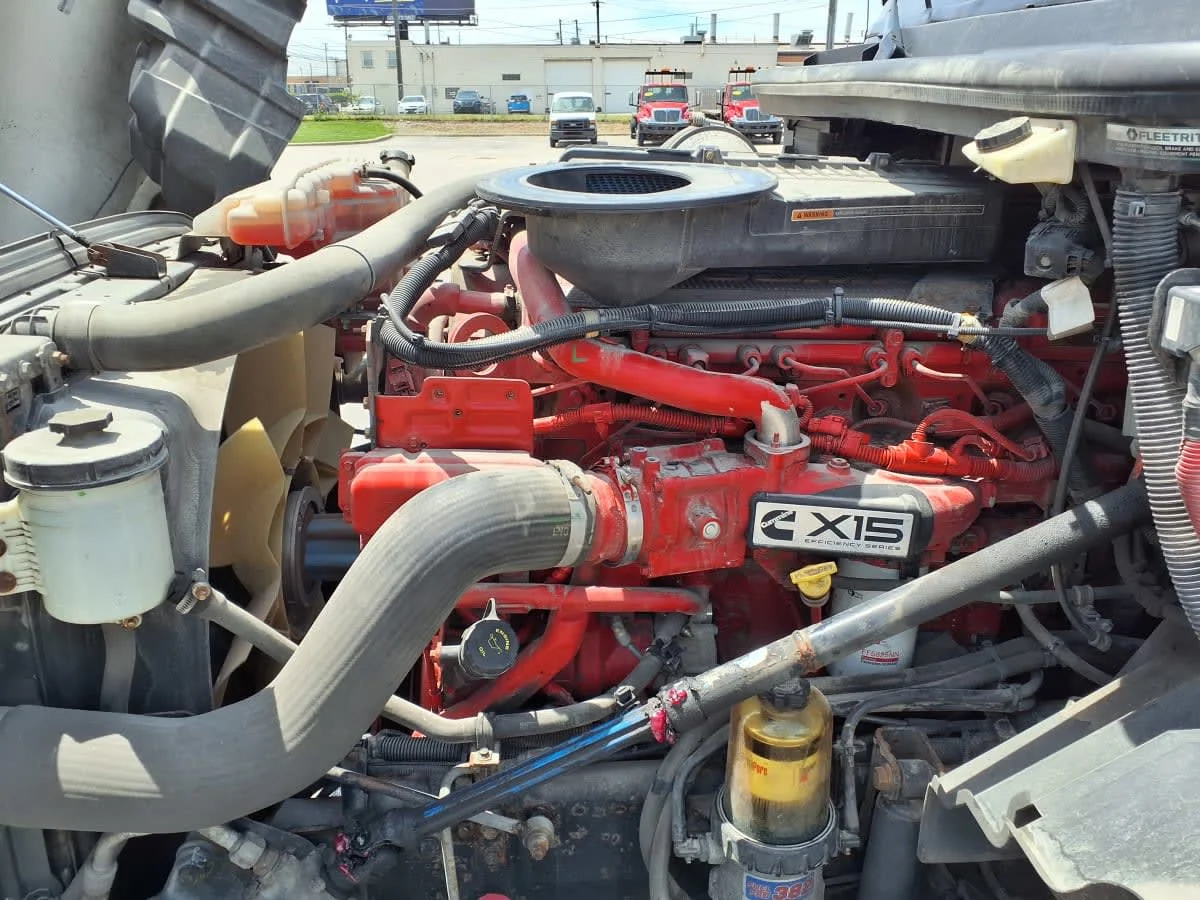 2019 International LT in Cleveland, OH — photo 9