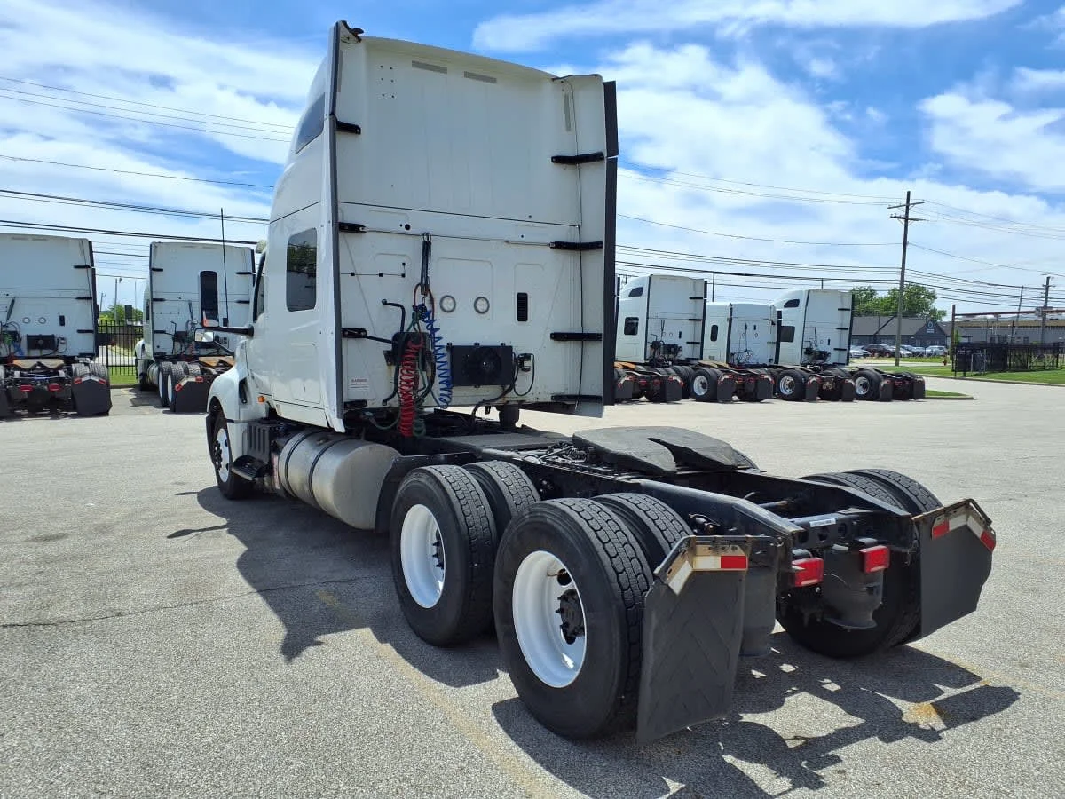 2019 International LT in Cleveland, OH — photo 6