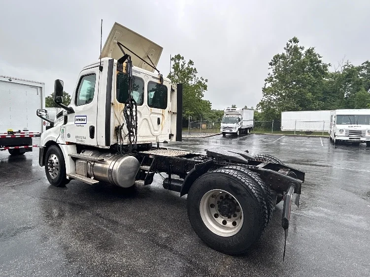 2019 Freightliner Cascadia in Montgomery, NY — photo 5