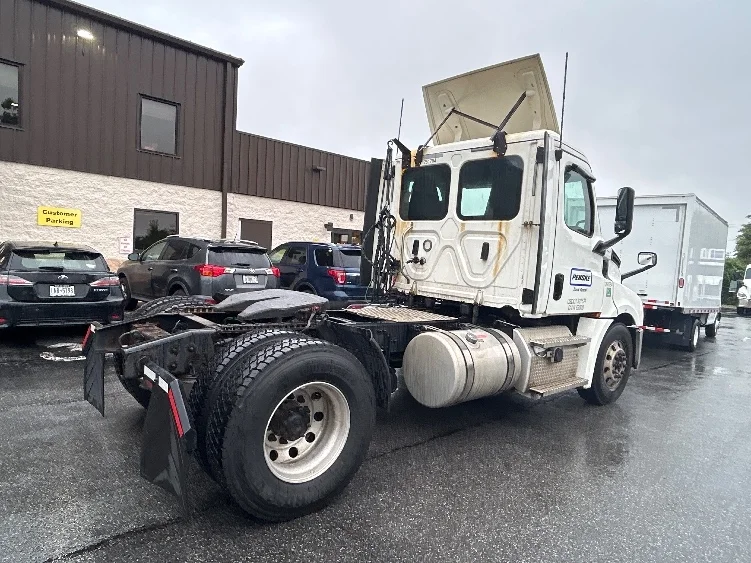 2019 Freightliner Cascadia in Montgomery, NY — photo 7
