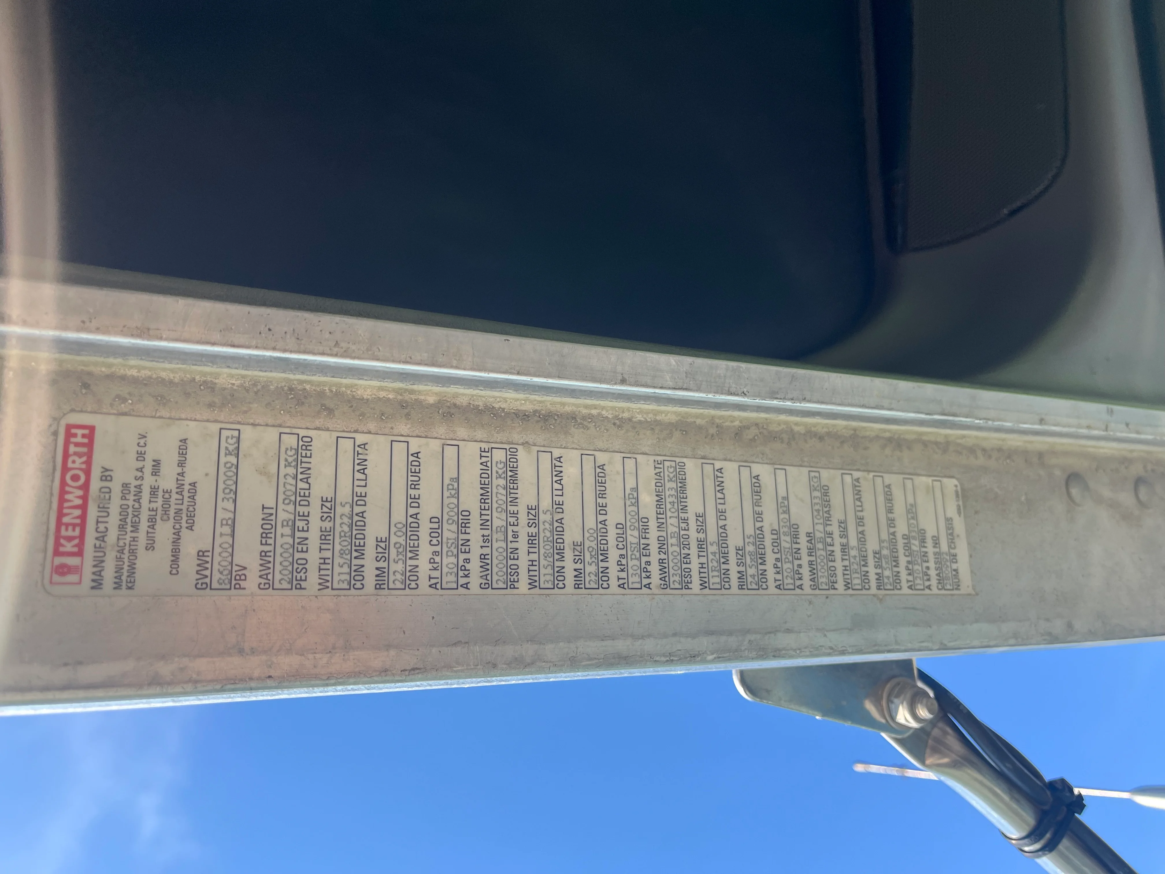 2019 Kenworth T800 - image 8