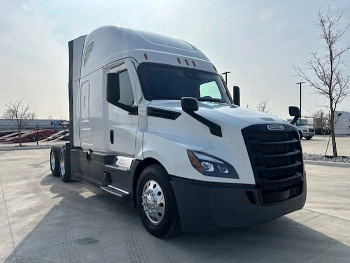 2023 Freightliner Cascadia - image 6