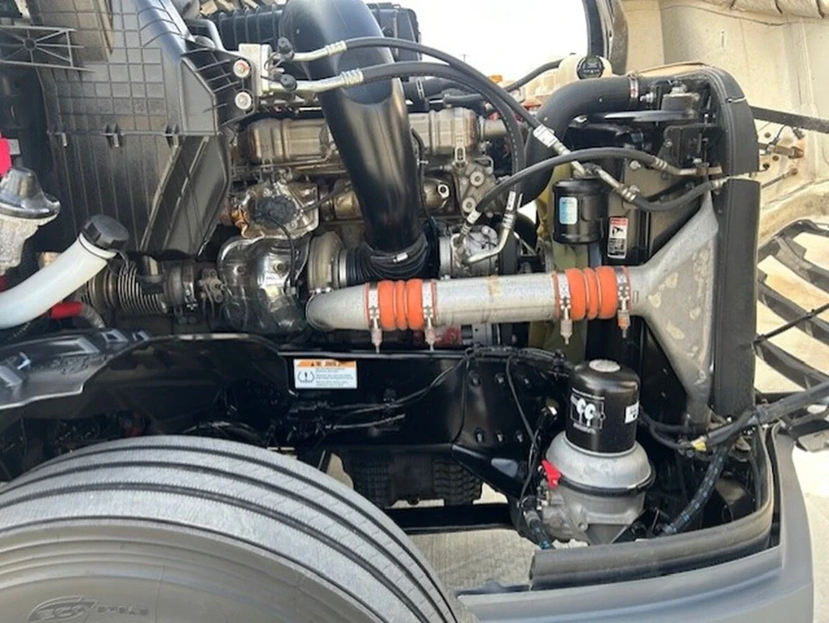 2023 Freightliner Cascadia - image 12