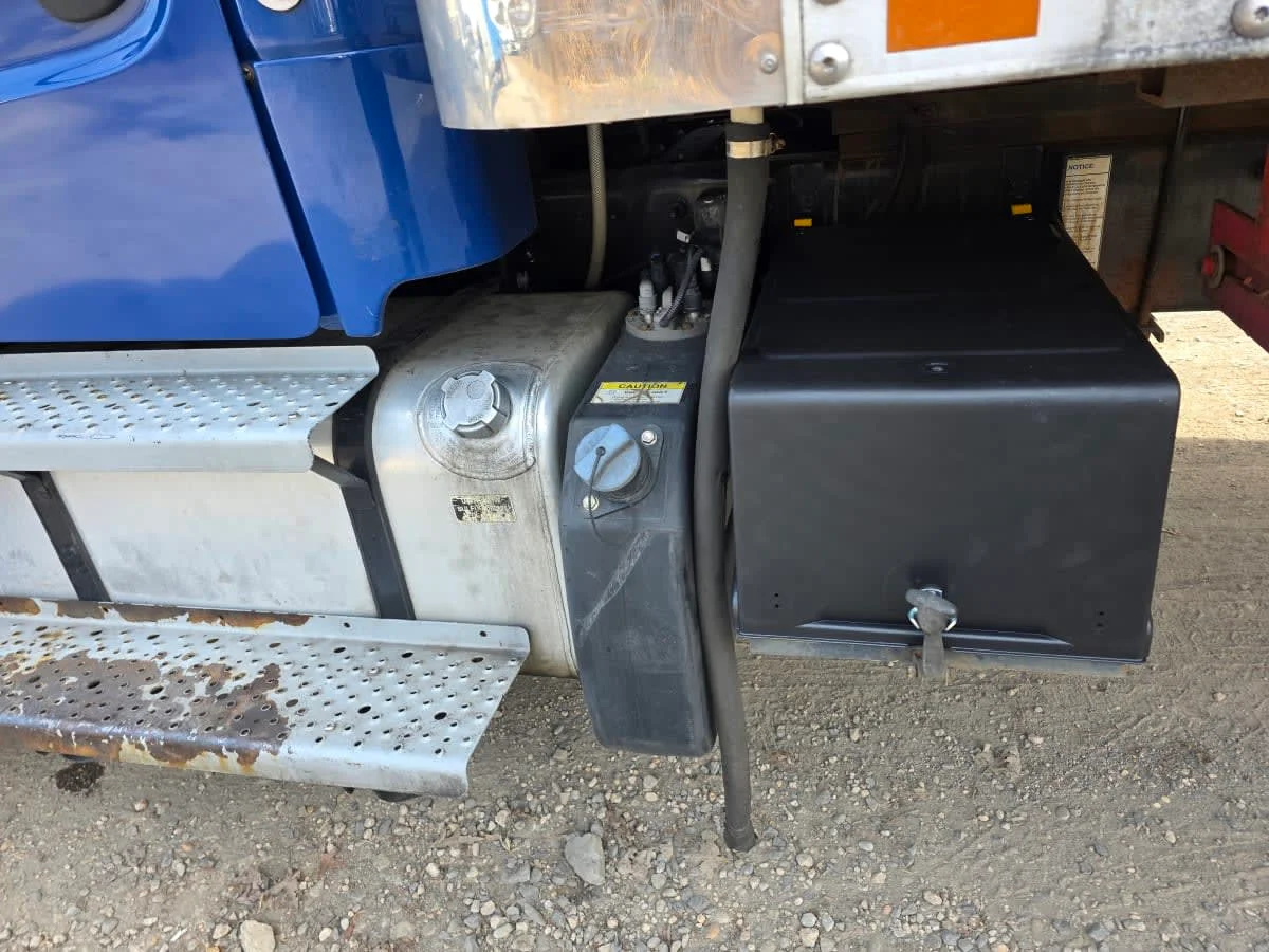 2018 Freightliner M2 106 - image 14