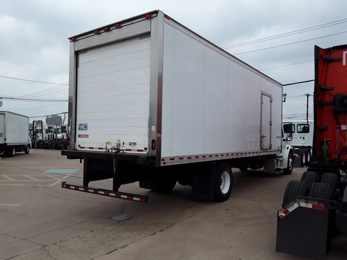 2019 Freightliner M2 106 - image 4