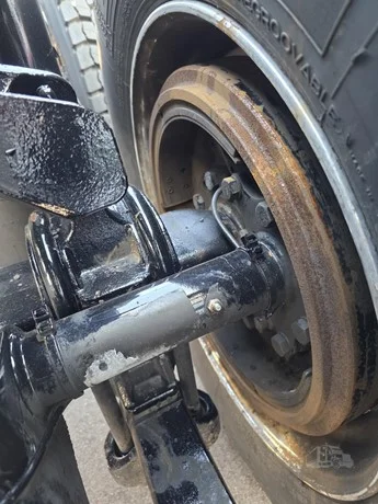 2024 International LT - image 17