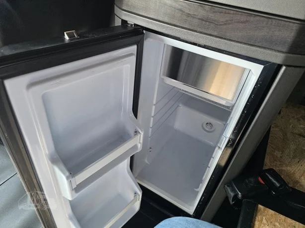 2024 International LT - image 40