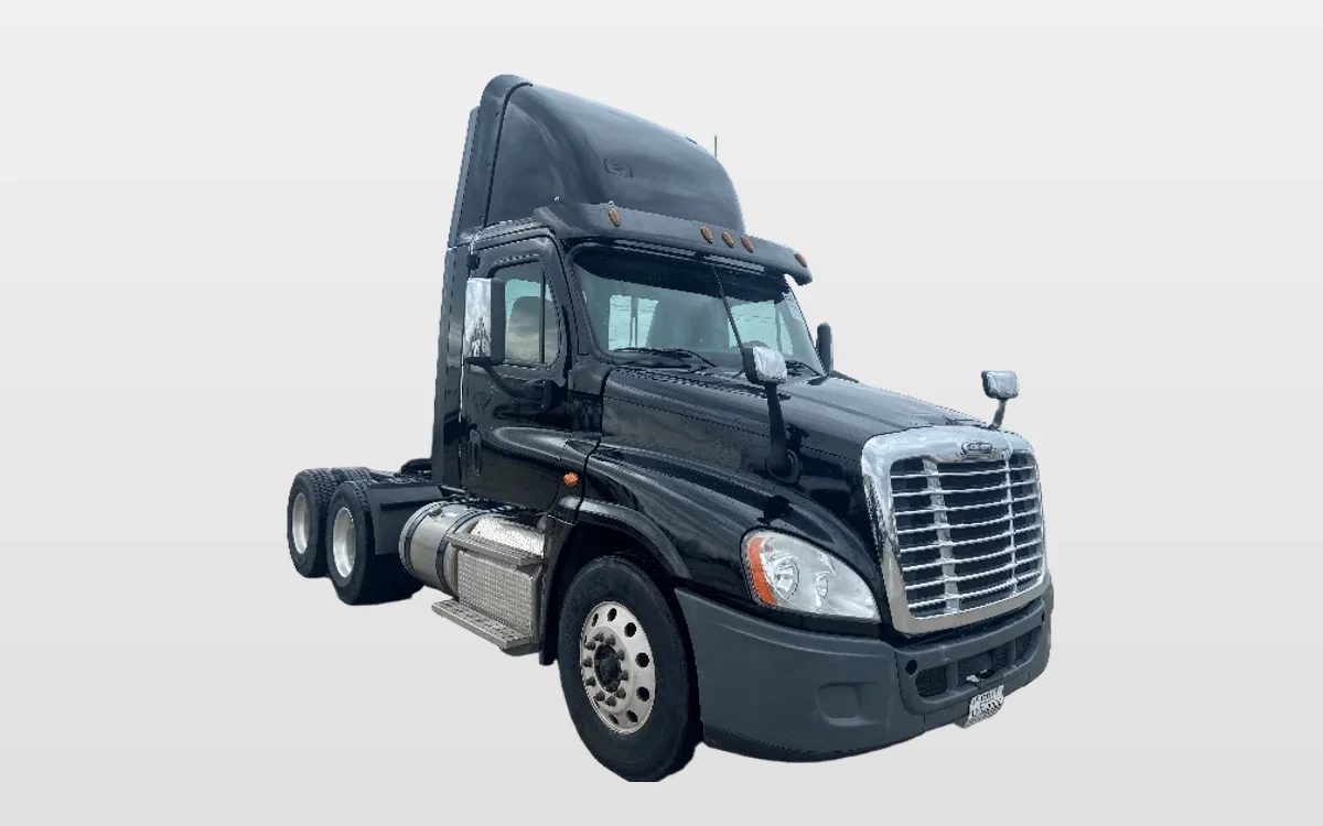 2017 Freightliner Cascadia - image 1