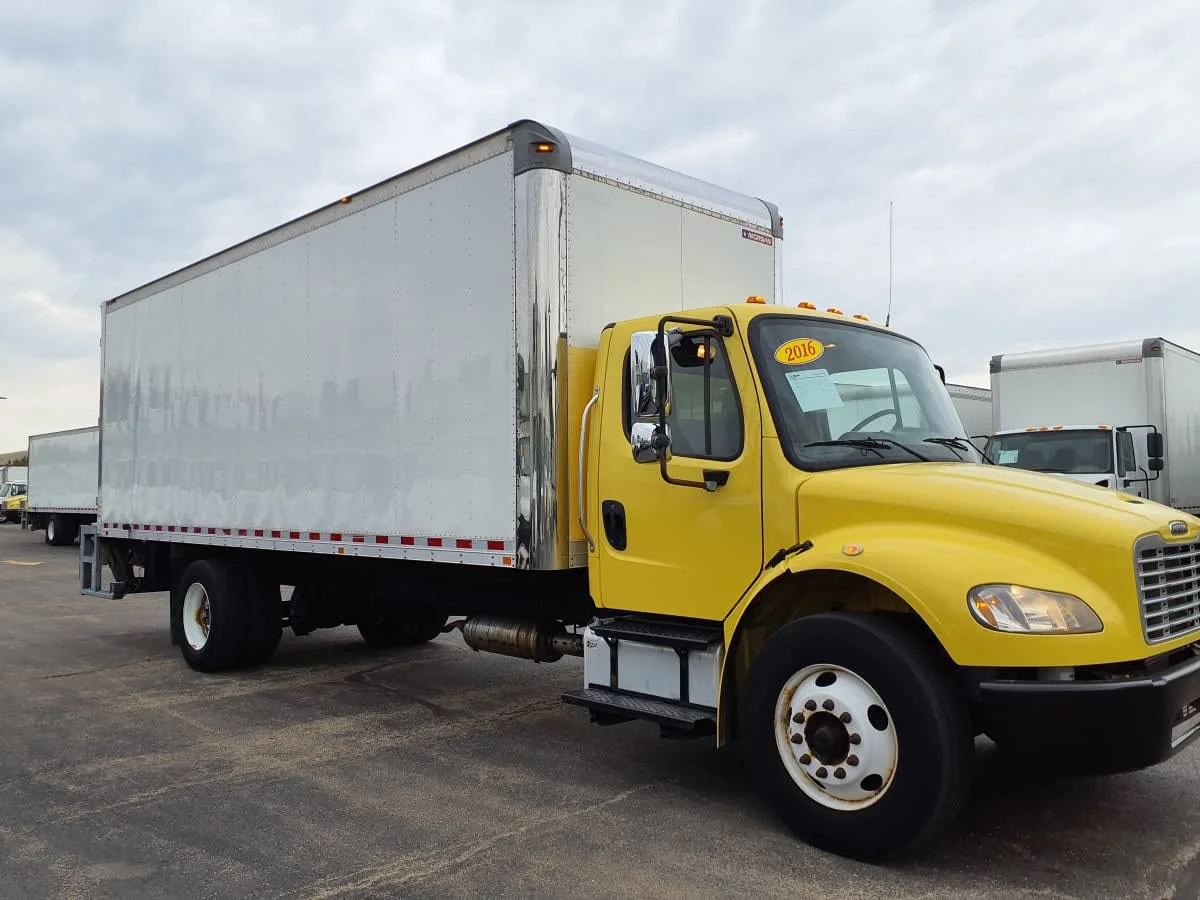 2016 Freightliner M2 106 in Bolingbrook, IL — photo 3