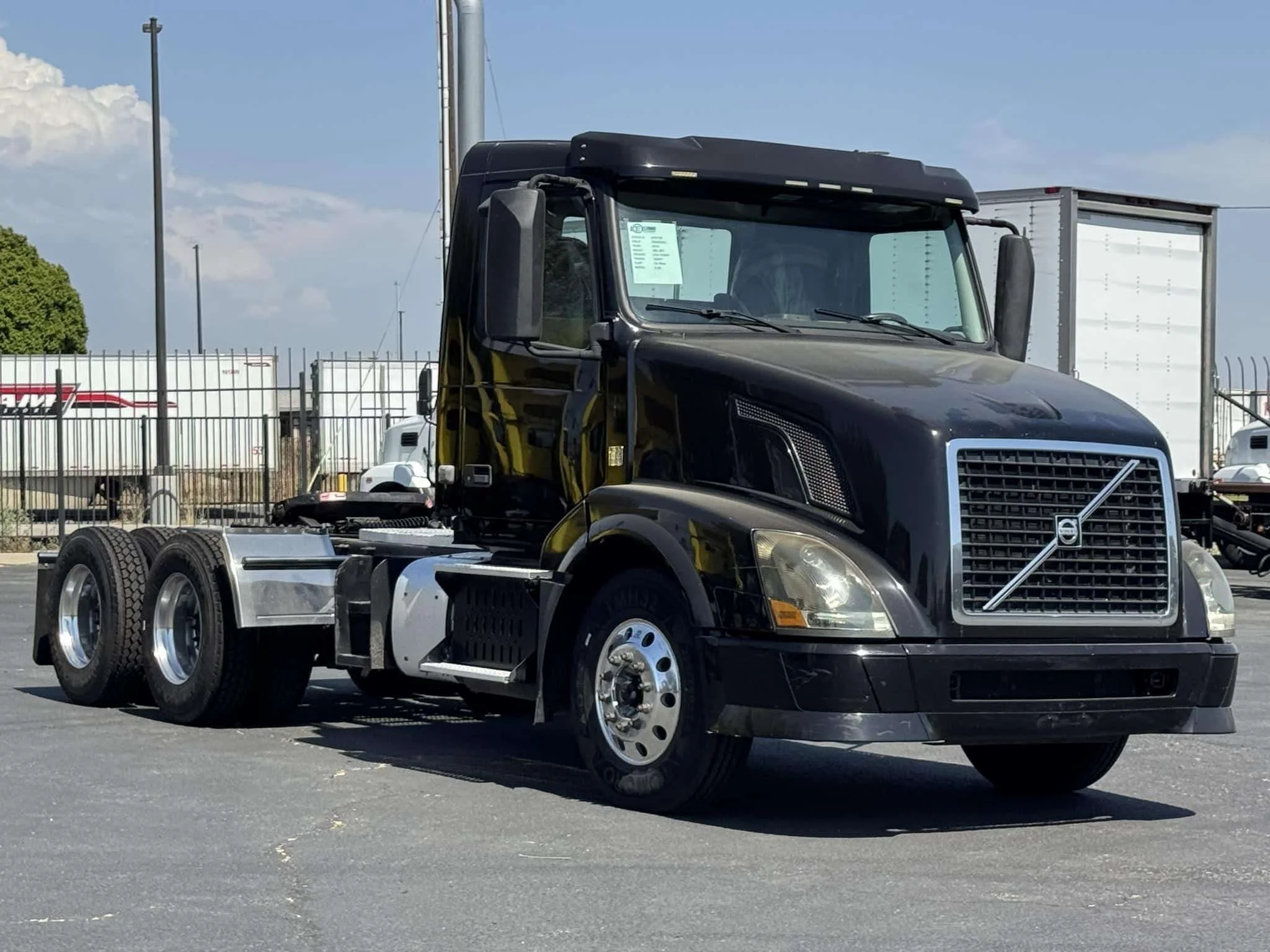 2015 Volvo VNL 300
