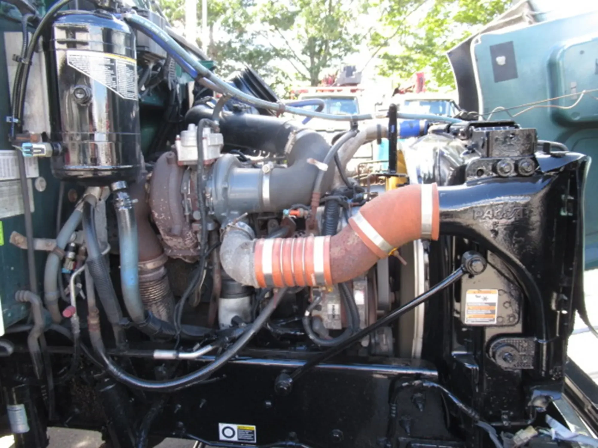 2014 Peterbilt 337 - image 13