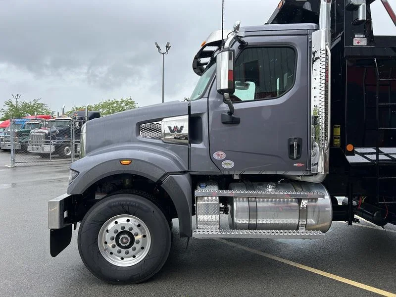 2025 Western Star 49X in Pittsburgh, PA — photo 9