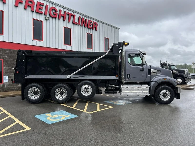 2025 Western Star 49X - image 3