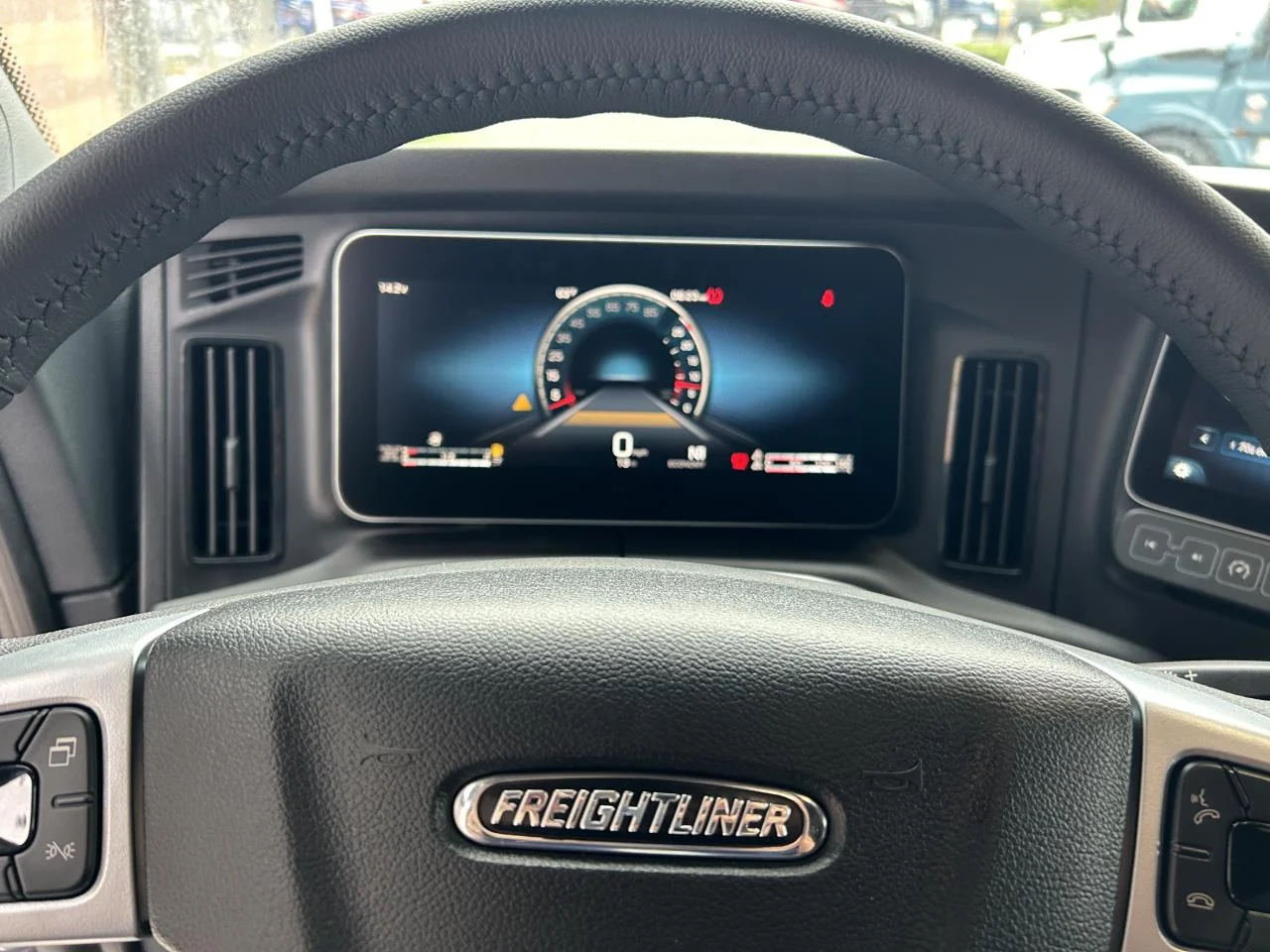 2027 Freightliner in Pacific, WA — photo 10