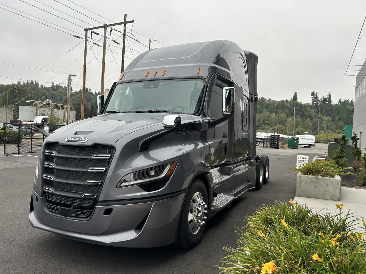 2027 Freightliner in Pacific, WA — photo 3