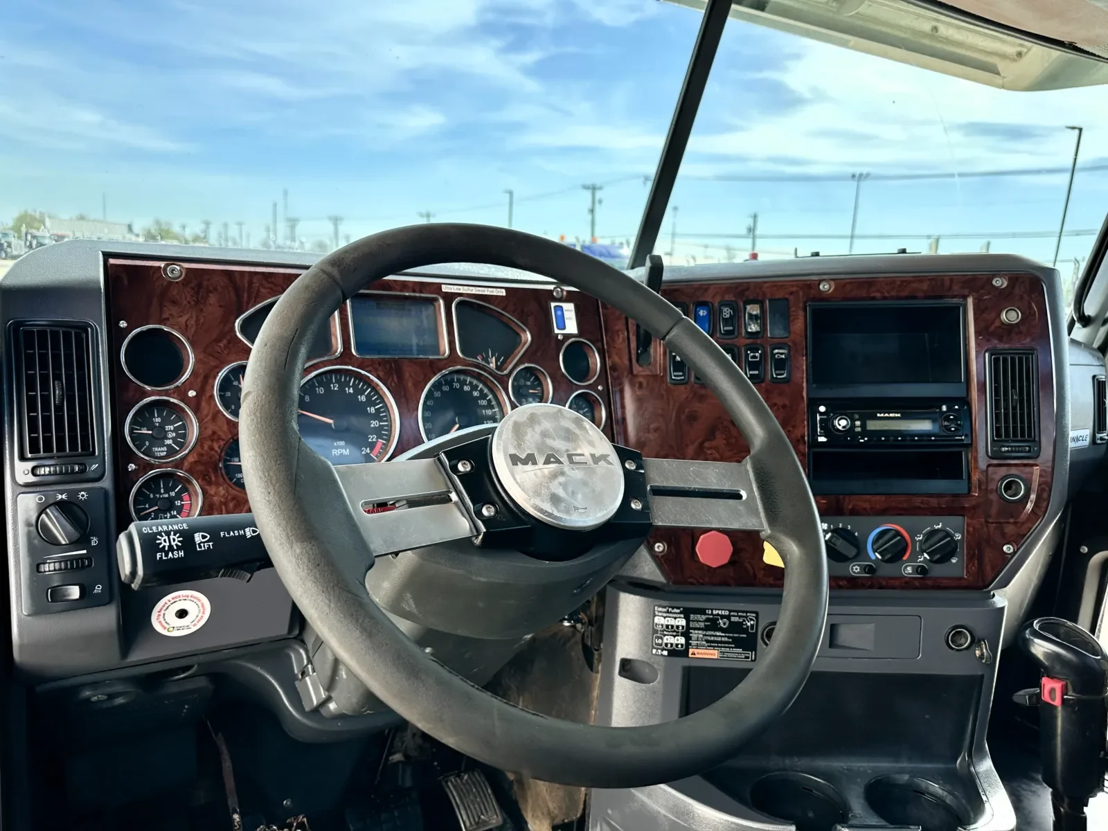 2013 Mack Pinnacle in Hutchins, TX — photo 15