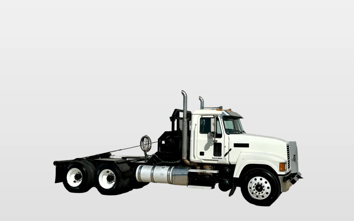 2013 Mack Pinnacle - image 1