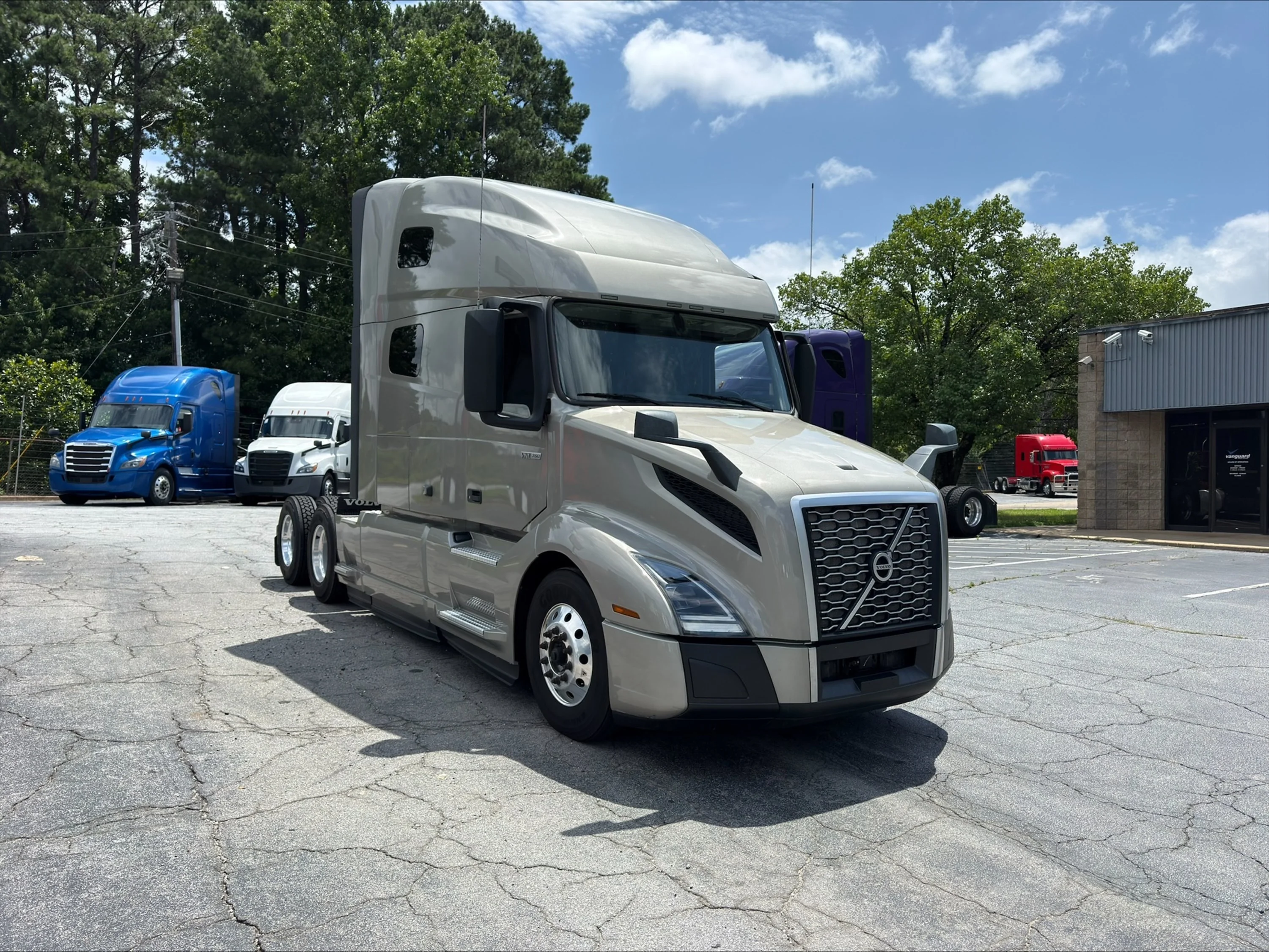 2022 Volvo VNL 760 — photo 3