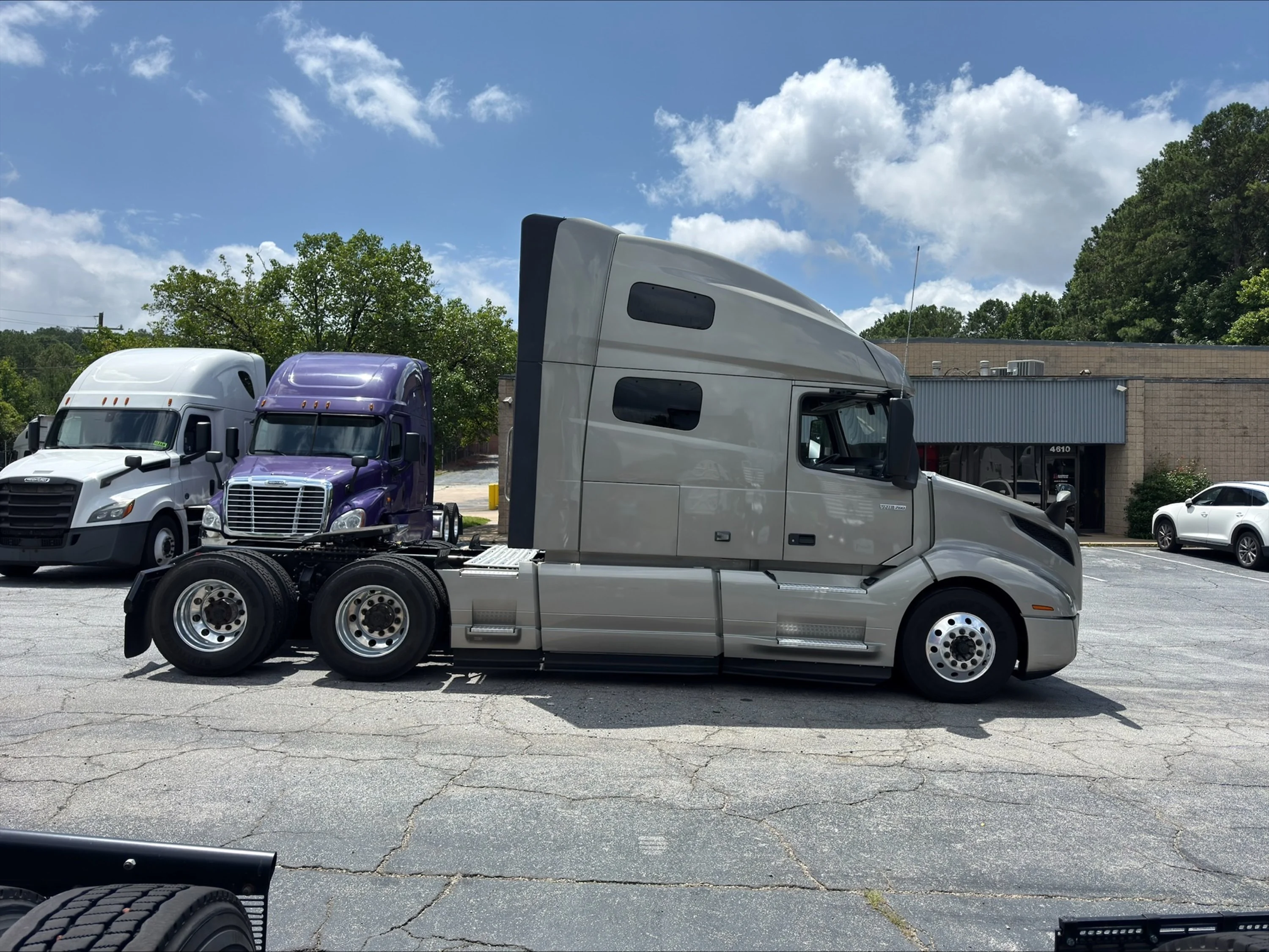 2022 Volvo VNL 760 — photo 4
