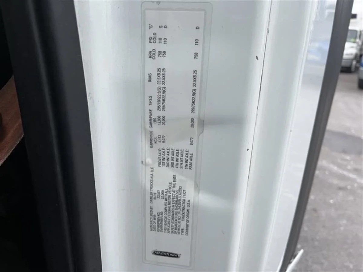 2020 Freightliner Cascadia in Beltsville, MD — photo 10