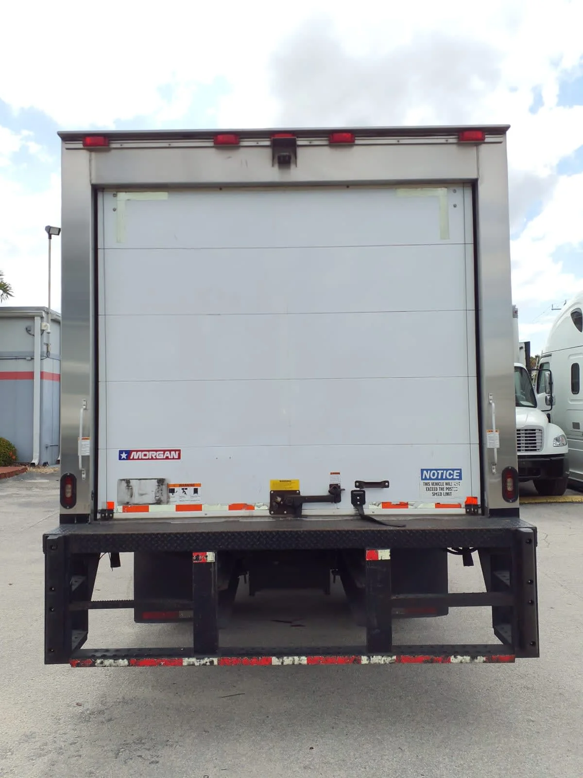 2020 Hino 195 in Miami, FL — photo 5