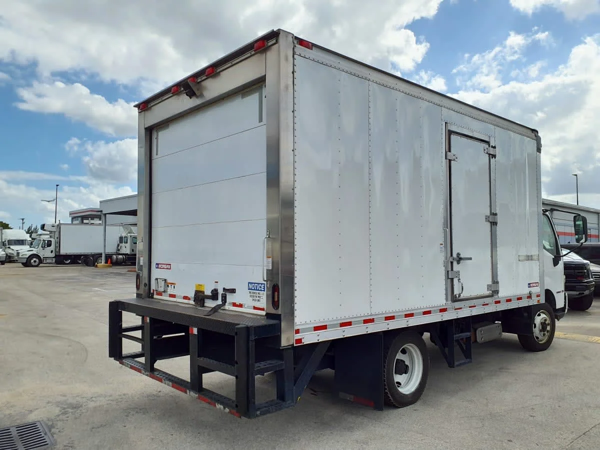 2020 Hino 195 in Miami, FL — photo 4
