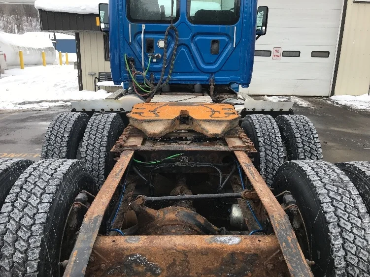 2017 Freightliner Cascadia - image 6