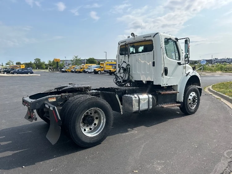 2019 Freightliner eM2 in Windsor, WI — photo 7