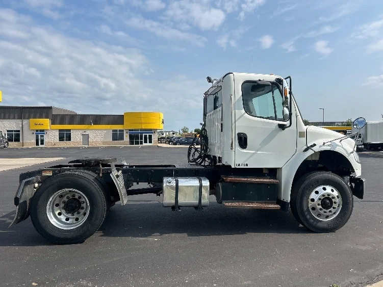 2019 Freightliner eM2 in Windsor, WI — photo 8