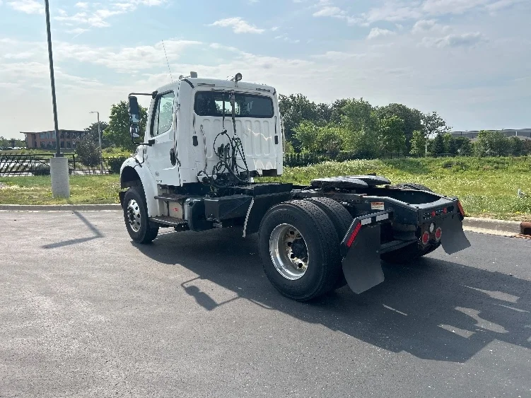 2019 Freightliner eM2 in Windsor, WI — photo 5