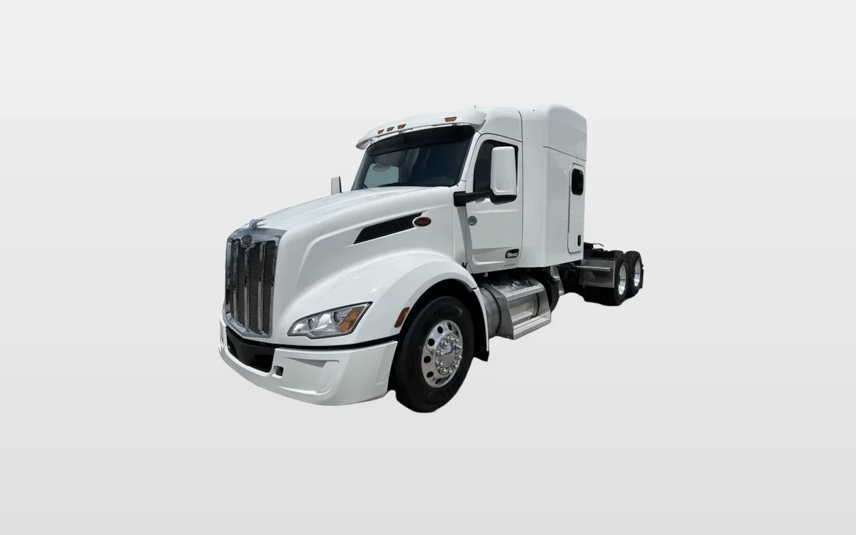 2023 Peterbilt 579 - image 1