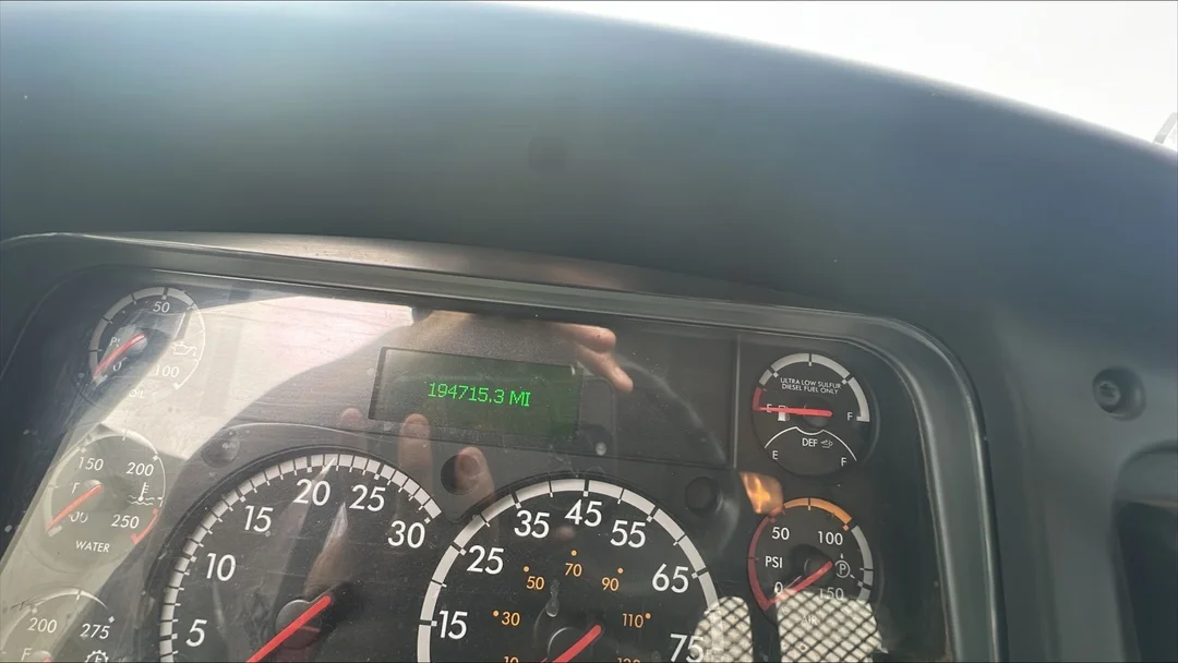 2014 Freightliner 114SD - image 1