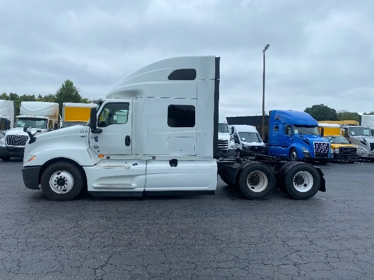 2019 International LT in Greensboro, NC — photo 4