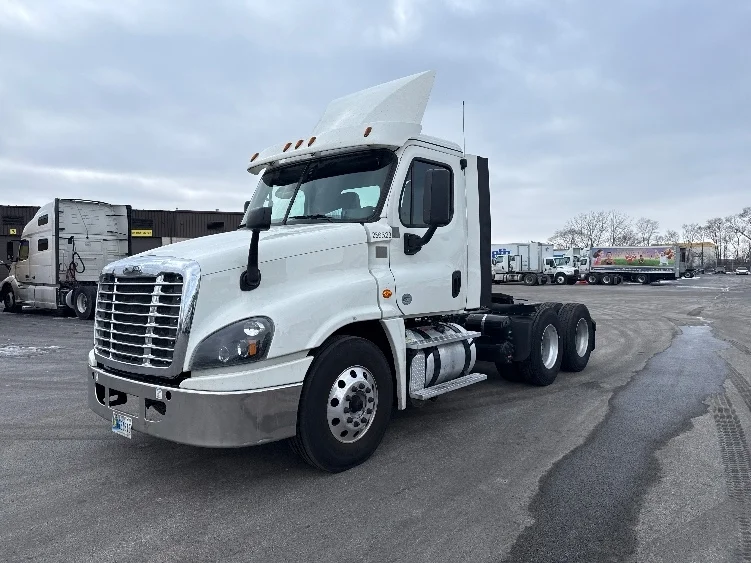 2019 Freightliner Cascadia in La Porte, IN — photo 3