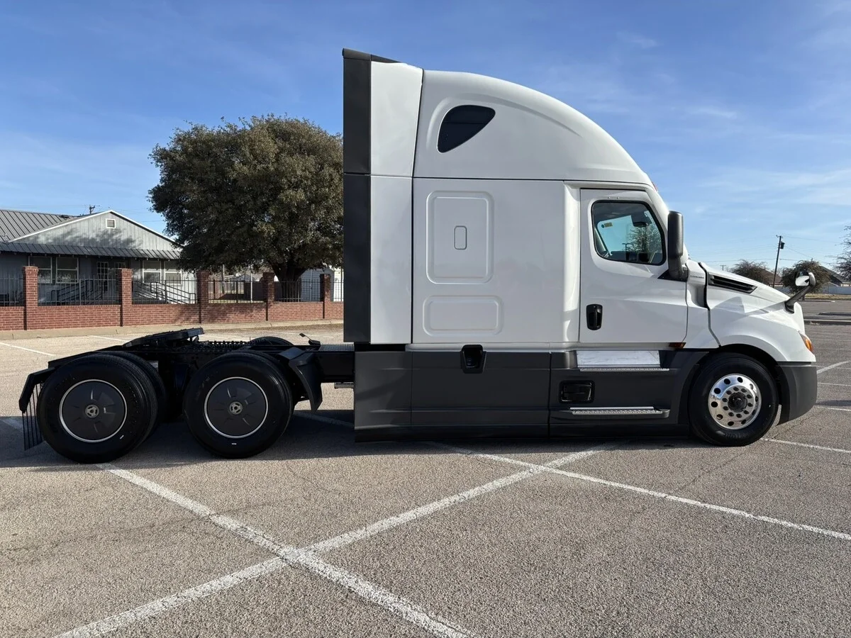 2026 Freightliner Cascadia - image 5