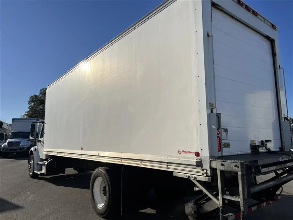 2019 Freightliner M2 106 in Beltsville, MD — photo 6