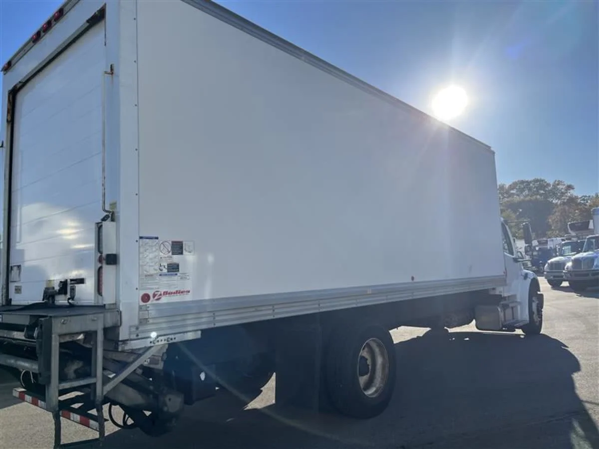 2019 Freightliner M2 106 in Beltsville, MD — photo 4
