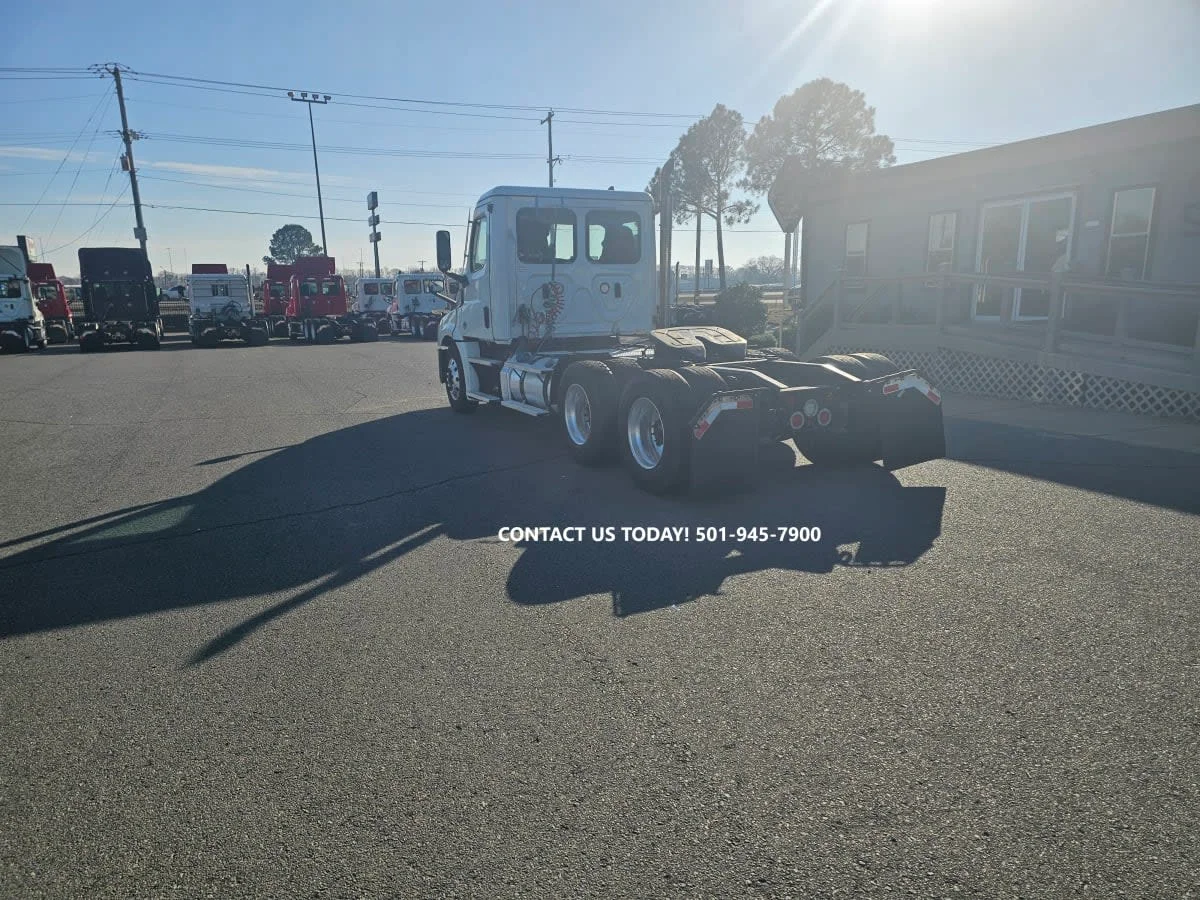 2021 Freightliner Cascadia - image 6