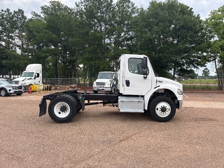 2021 Freightliner eM2 in Jackson, MS — photo 8