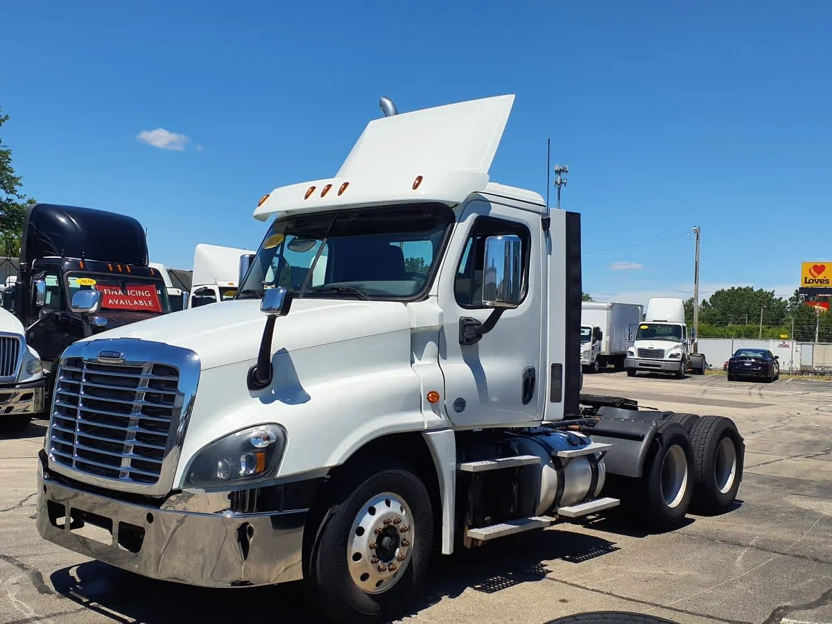 2019 Freightliner Cascadia in Oak Creek, WI