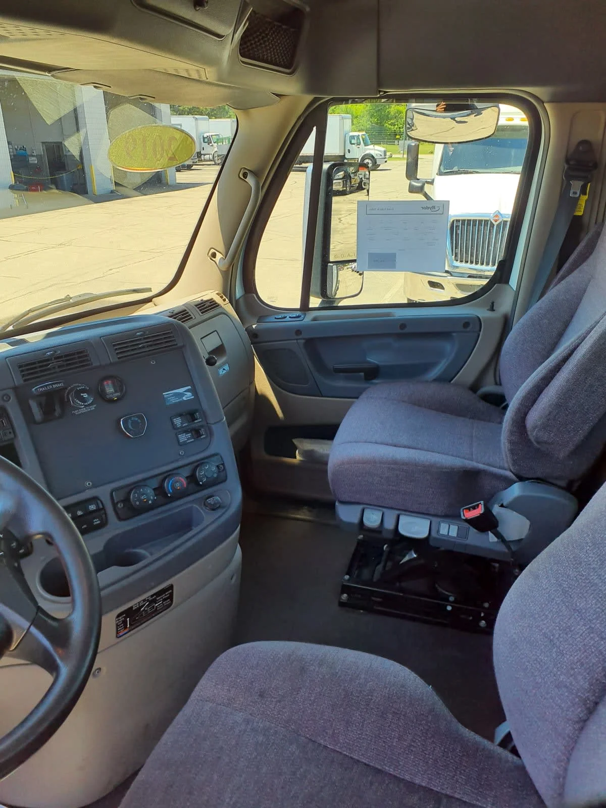 2019 Freightliner Cascadia in Oak Creek, WI — photo 7