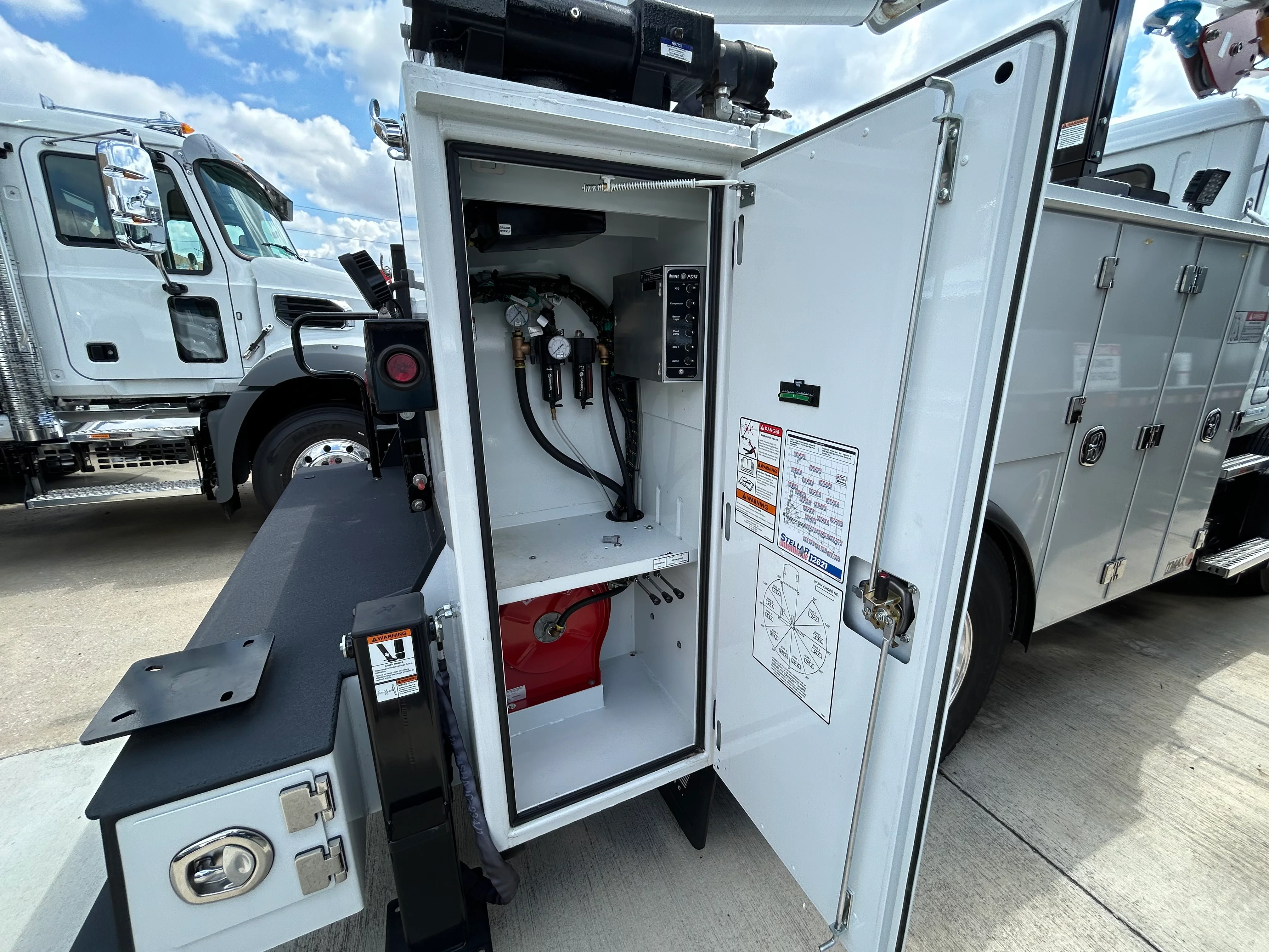 2025 Mack MD in Fort Worth, TX — photo 17