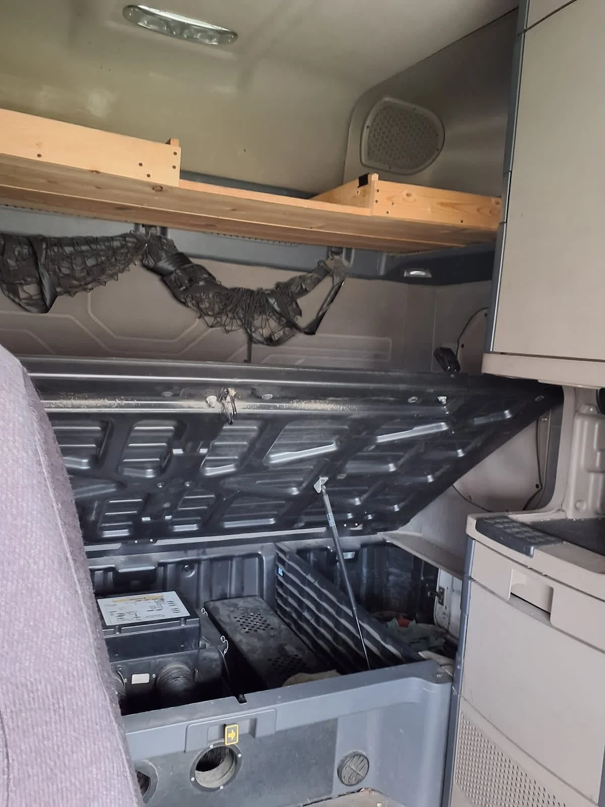 2020 Freightliner Cascadia - image 8